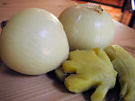 Phopeeled_onion_and_ginger_for_br_2